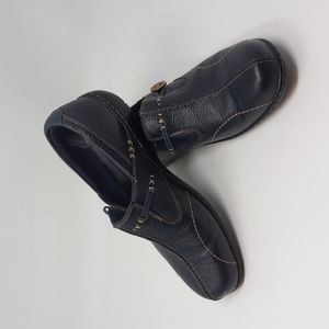 Navy Blue Clarks brand shoes size 9M